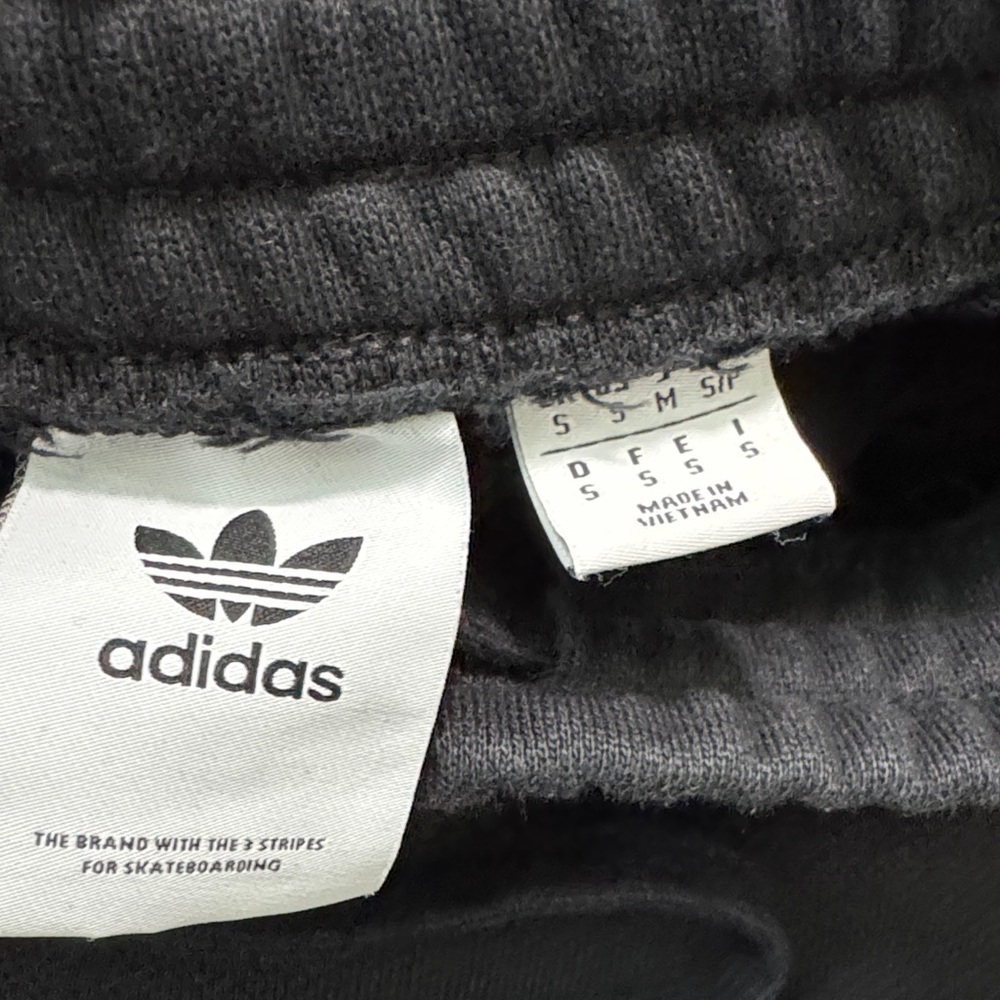 Adidas Heavyweight Shmoofoil Pants. - Picture 6 of 8